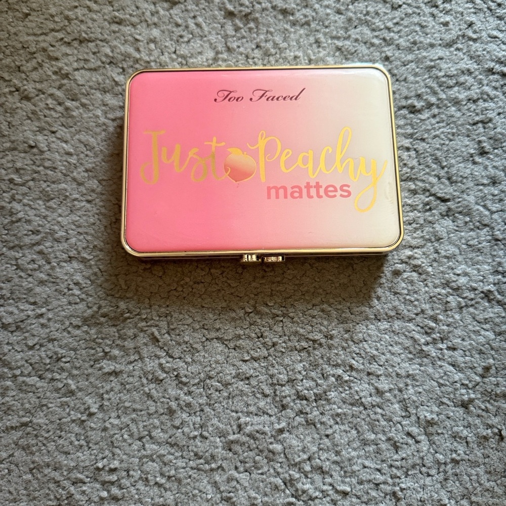 Too Faced Just Peachy Mattes Eyeshadow Palette - Pink and Gold